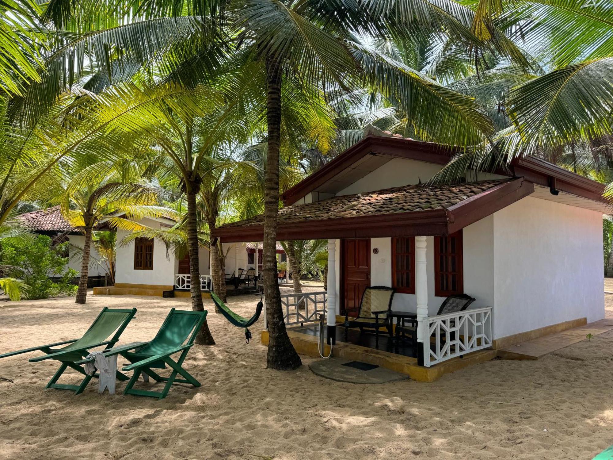 Ibisbird Beach Bungalows, Sport, Spa And Restaurant Tangalle Bagian luar foto